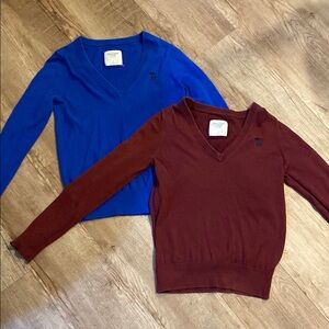 Two Y2K Women’s Abercrombie & Fitch Blue and dark red V-Neck Sweaters